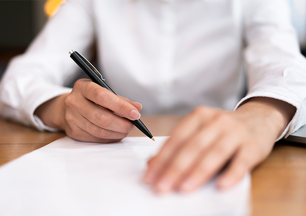 Должен ли работодатель выдать ПВТР и Положение об оплате труда по требованию работника?